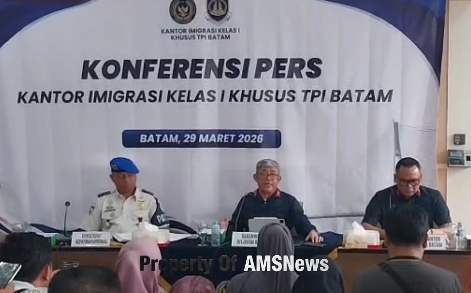 Imigrasi Batam Selidiki Dugaan Pungli di TPI Batam Center, Ujo Sujoto : Komunikasi dengan media mothershipsg Belum di Tanggapi.